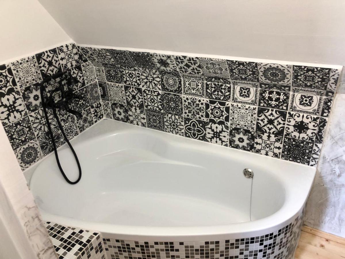 Banská Štiavnica Apartman Vila Rosenberg מראה חיצוני תמונה